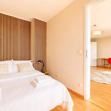Sunny Hideaway -60sqm- Near Ber Airport Apartmán