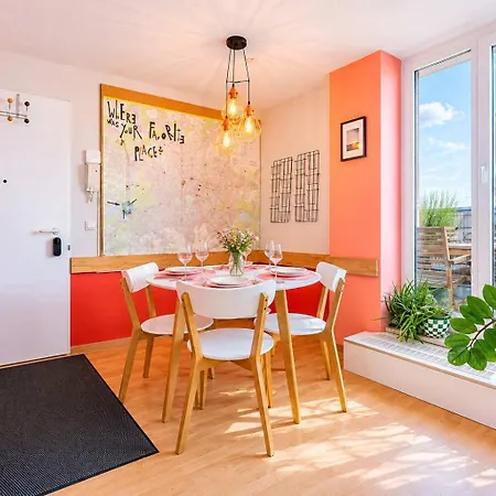 Sunny Hideaway -60sqm- Near Ber Airport Apartmán