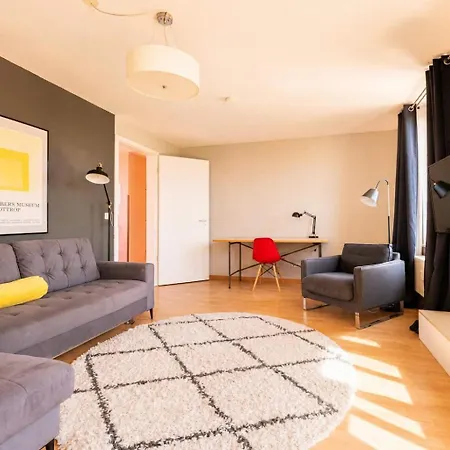Sunny Hideaway -60sqm- Near Ber Airport Apartmán