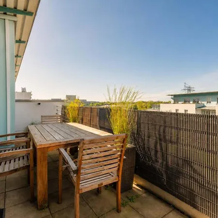Sunny Hideaway -60sqm- Near Ber Airport *